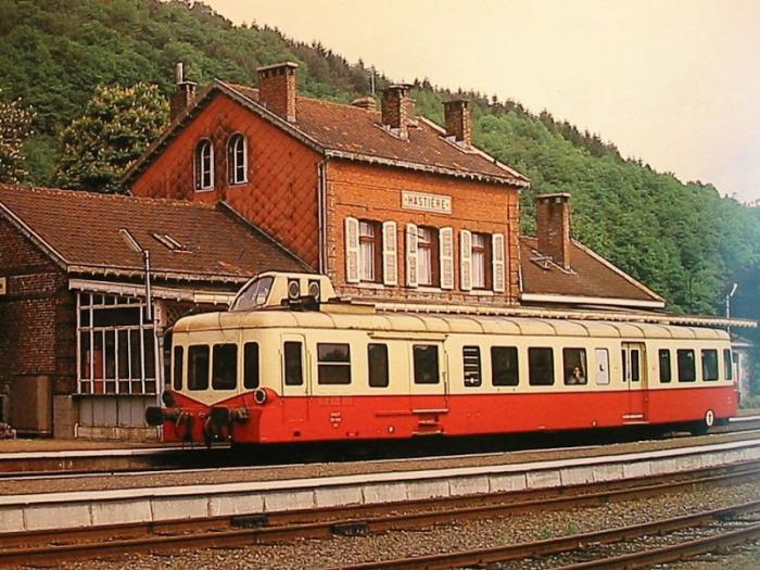 SNCFX3800_Hastiere_198406xx.jpg
