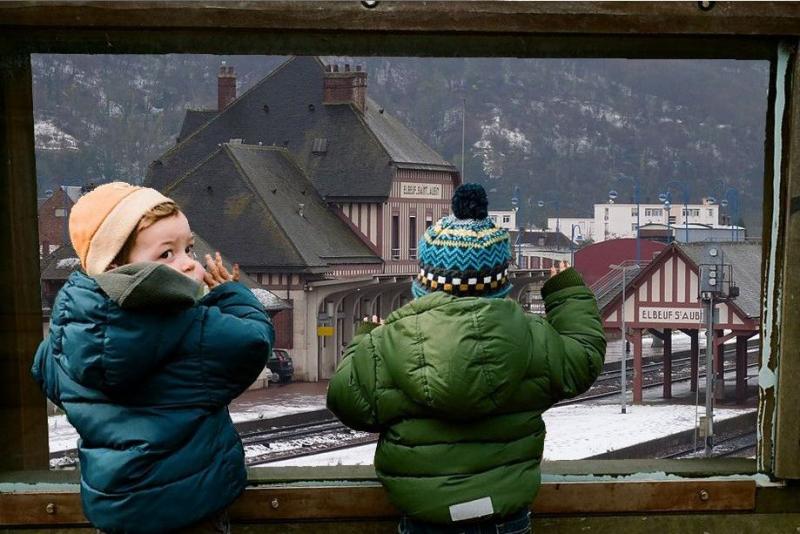 Regarder passer les trains.jpg