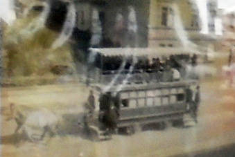 premiers tramways omnibus à chevaux.jpg