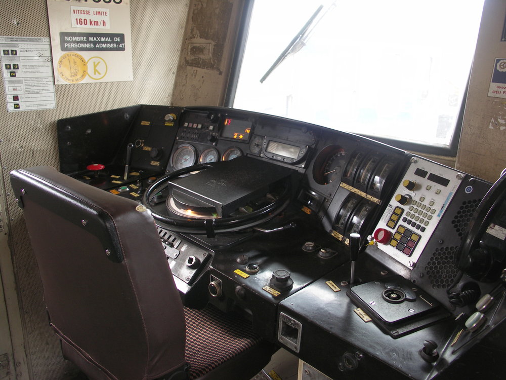 BB 7338 Cabine.JPG