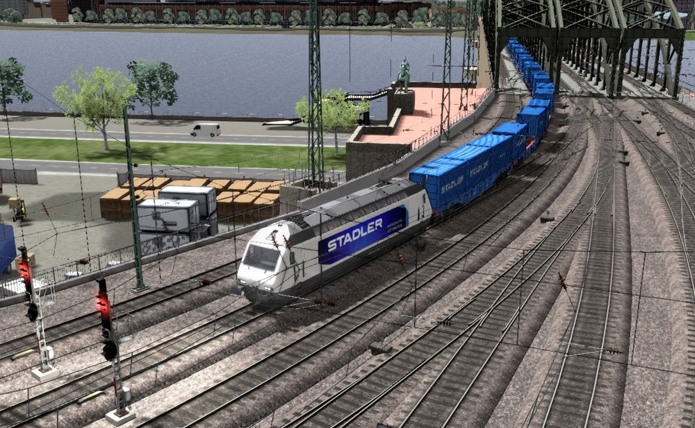 Re 465 Stadler 02.jpg